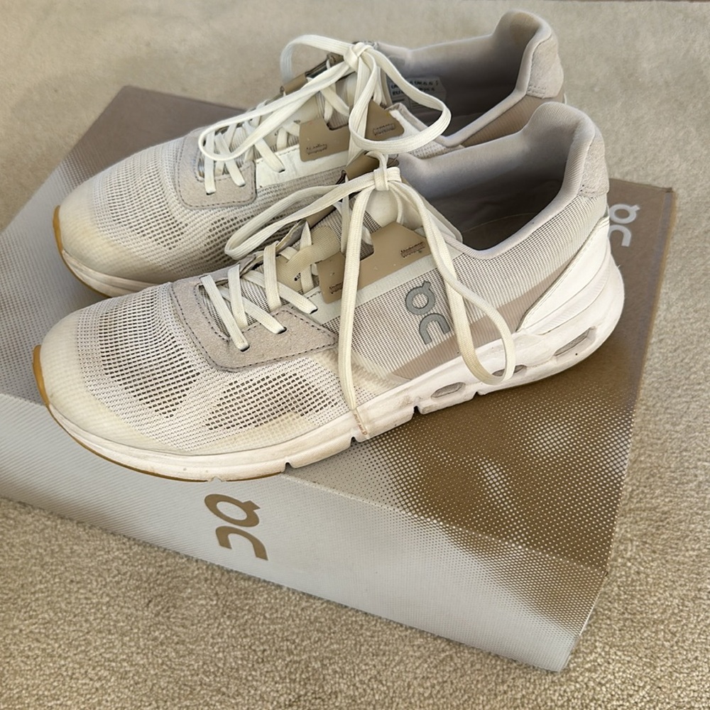 OnCloud Women Cloud Drift Running Comfort Shoes White Sand Size 8.5